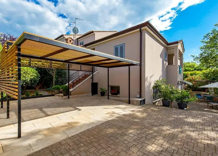 Lidija Будинок відпочинку Пореч